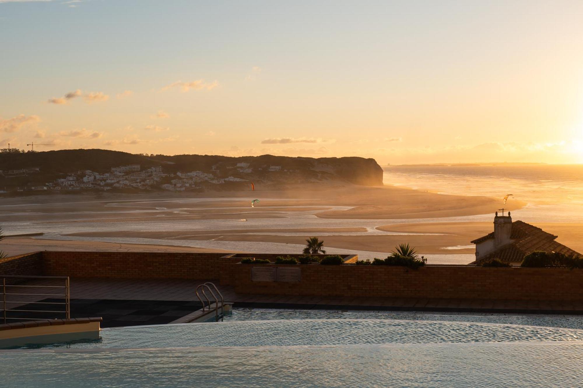 Pe Na Praia Da Foz Foz do Arelho Bagian luar foto