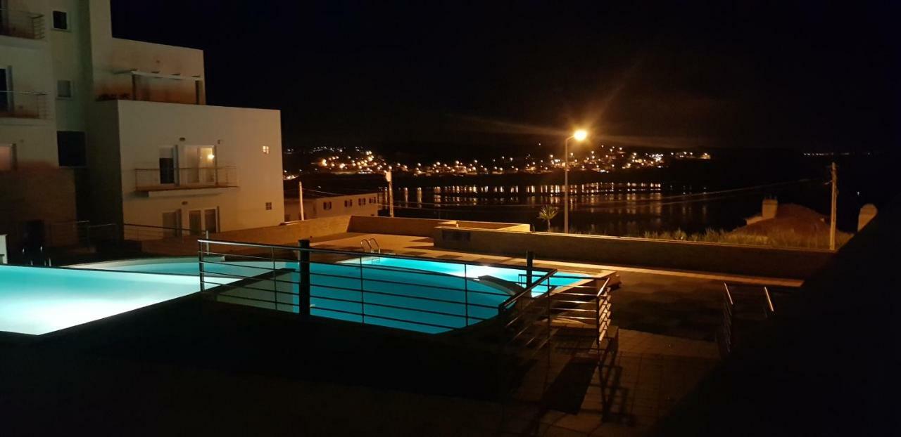 Pe Na Praia Da Foz Foz do Arelho Bagian luar foto